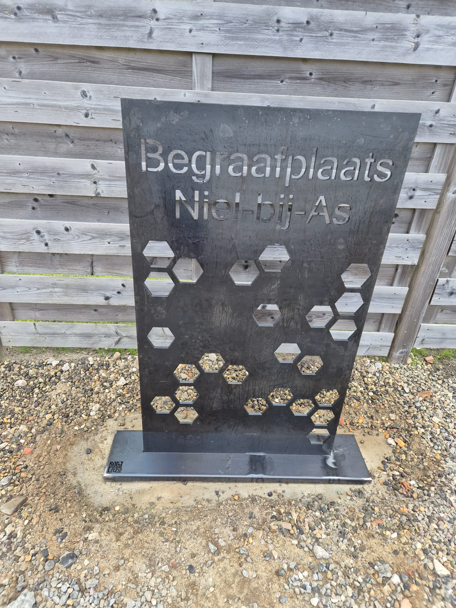 Cortenstaal naambord Begraafplaats Cortenstaal naambord Begraafplaats