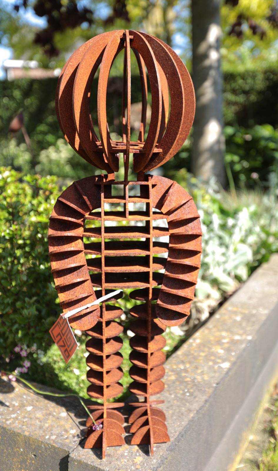 Staand mannetje cortenstaalkunst Staand mannetje cortenstaalkunst